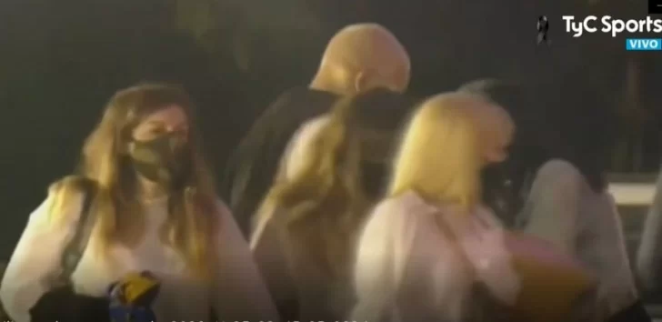 Dalma, Giannina y Claudia llegaron a Casa Rosada para despedir a Maradona