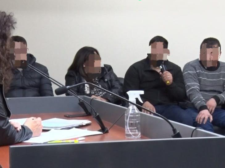 Menor complicó a 6 policías por golpearlo porque les robó 2 cascos en una seccional Menor complicó a 6 policías por golpearlo porque les robó 2 cascos en una seccional