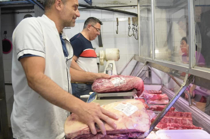 Carniceros anticipan suba de precios de hasta un 25% para las fiestas