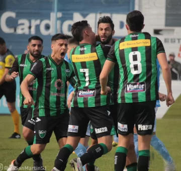 San Martín va por la historia San Martín va por la historia