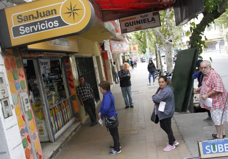 Abrieron los San Juan Servicios y la gente se agolpó para pagar