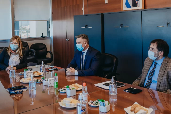 En 8 meses, los recursos fiscales estuvieron 16 puntos arriba de la inflación acumulada