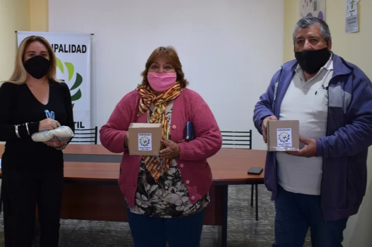 También en Valle Fértil dan gallinas gratis a las familias para paliar la crisis