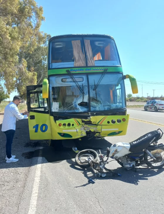 En un lapso de 4 horas, dos motociclistas mueren al chocar contra un auto y un micro
