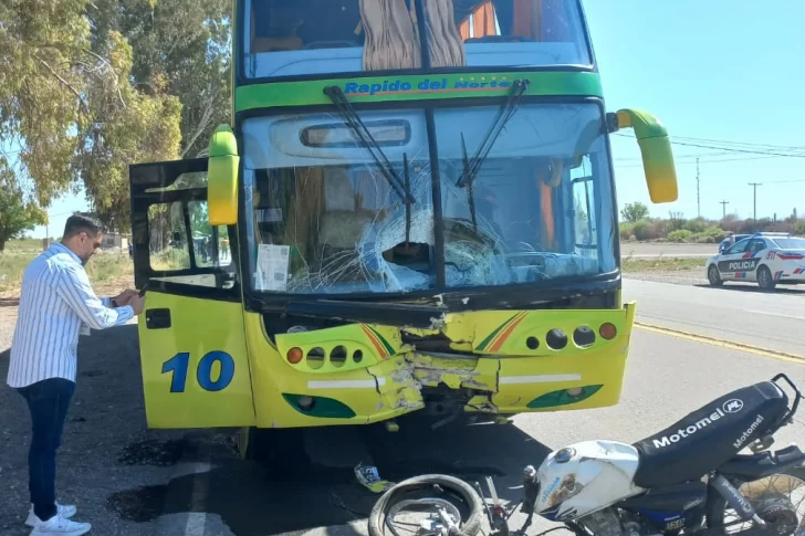 En un lapso de 4 horas, dos motociclistas mueren al chocar contra un auto y un micro