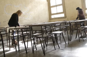Más estricto que lo previsto: al menos dos semanas sin estudiantes en las escuelas Más estricto que lo previsto: al menos dos semanas sin estudiantes en las escuelas