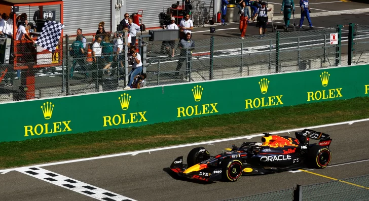 F1: Verstappen dio una clase de manejo