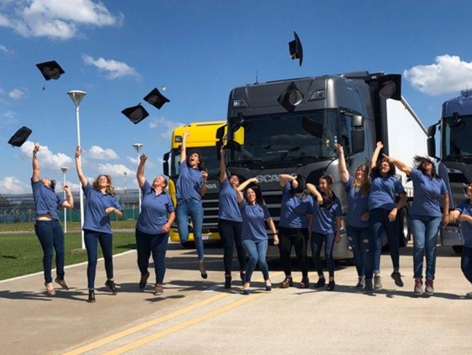 Crece la demanda de cursos de choferes mujeres en el país Crece la demanda de cursos de choferes mujeres en el país