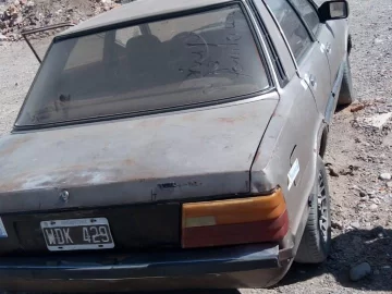Se robaron un auto de la puerta de una comisaría en Chimbas y fue hallado días después Se robaron un auto de la puerta de una comisaría en Chimbas y fue hallado días después