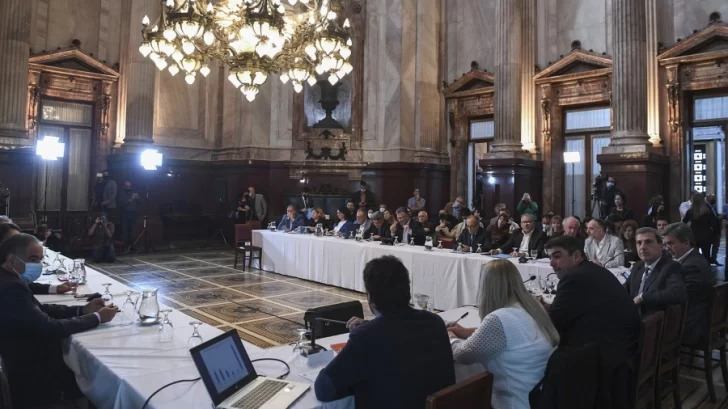 El kirchnerismo aceptó cambios al proyecto de blanqueo y apura la firma del dictamen El kirchnerismo aceptó cambios al proyecto de blanqueo y apura la firma del dictamen