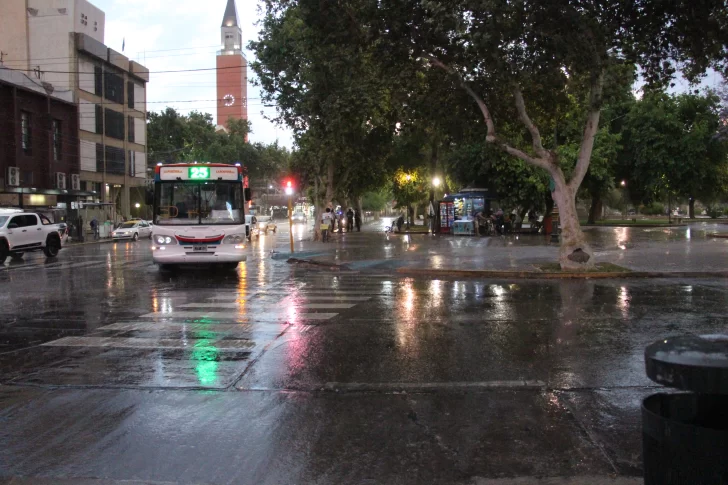 Llovió en el Gran San Juan y se reportó caída de granizo en al menos cuatro departamentos