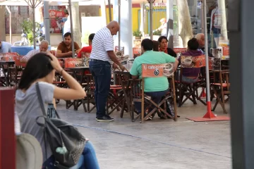 Un hombre de 56 años murió por Covid y los decesos en la provincia treparon a 336 Un hombre de 56 años murió por Covid y los decesos en la provincia treparon a 336