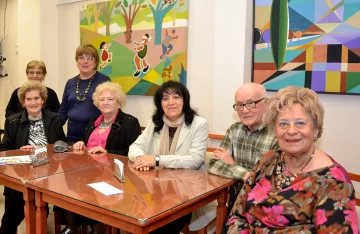 Presentó su libro Beatriz Albaladejo Presentó su libro Beatriz Albaladejo