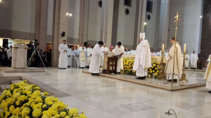 Con la imposición del Palio Arzobispal, Lozano cumplió todo los pasos de rigor para ser la máxima autoridad de la Iglesia de San Juan Con la imposición del Palio Arzobispal, Lozano cumplió todo los pasos de rigor para ser la máxima autoridad de la Iglesia de San Juan