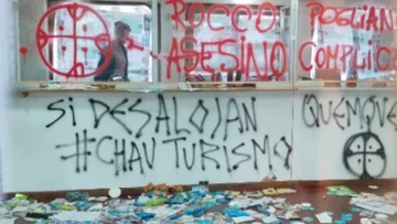 Encapuchados destrozaron la Oficina de Turismo de El Bolsón Encapuchados destrozaron la Oficina de Turismo de El Bolsón