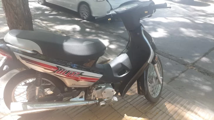Le robaron la moto a una docente en el microcentro sanjuanino Le robaron la moto a una docente en el microcentro sanjuanino
