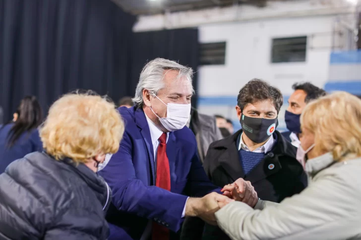 Gobierno anuncia bono de hasta $5 mil para jubilaciones de agosto