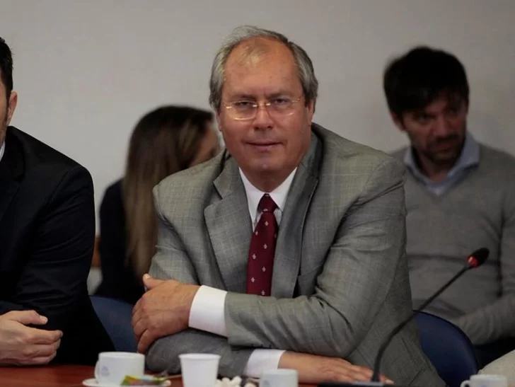 El perfil del diputado Héctor Olivares El perfil del diputado Héctor Olivares