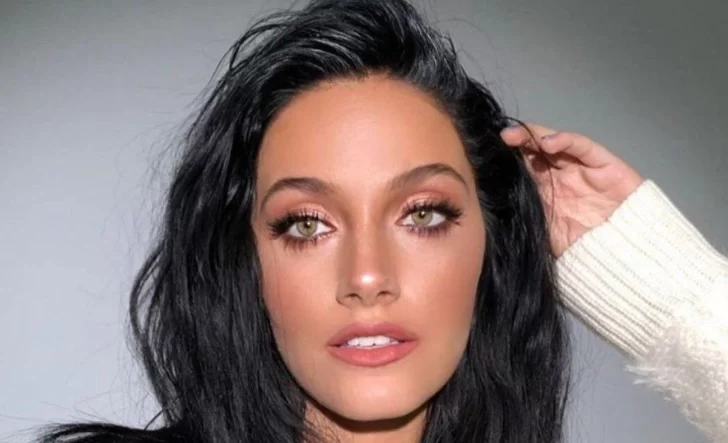 Oriana Sabatini abrió la temporada de las microbikinis “taparrabo” y llamó la atención un detalle íntimo