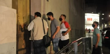 Allanaron el Ministerio de Salud: buscan saber quiénes ingresaron al ‘vacunatorio VIP’ Allanaron el Ministerio de Salud: buscan saber quiénes ingresaron al ‘vacunatorio VIP’