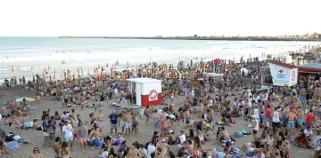 Un joven mostró los genitales, manoseó a una chica y la orinó en un after beach Un joven mostró los genitales, manoseó a una chica y la orinó en un after beach