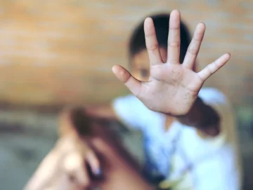 Denuncian que un alumno de quinto grado atacó con cuchillo y tijeras a compañeros Denuncian que un alumno de quinto grado atacó con cuchillo y tijeras a compañeros