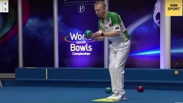 El increíble tiro de ‘bochas’ que desafía a la física y se hizo viral El increíble tiro de ‘bochas’ que desafía a la física y se hizo viral