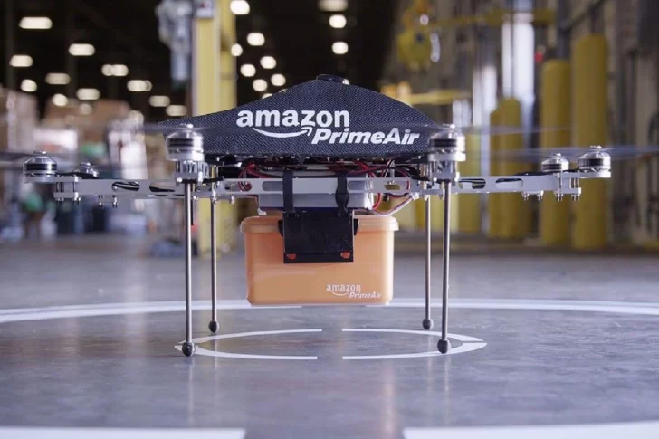 Estados Unidos habilitó a Amazon para realizar entregas de paquetes con drones