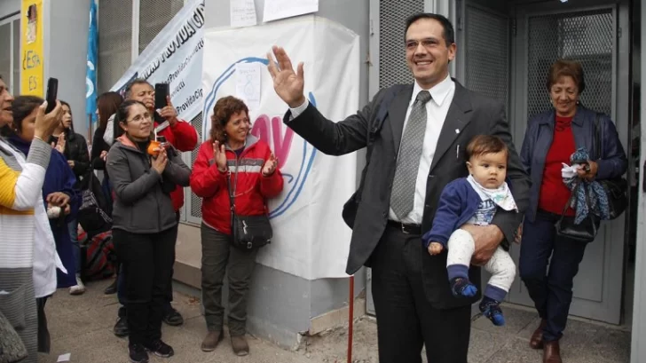 El ginecólogo que se negó a hacer un aborto legal confirmó su candidatura como diputado El ginecólogo que se negó a hacer un aborto legal confirmó su candidatura como diputado