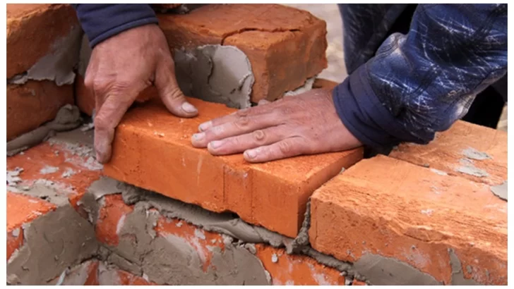 Dos albañiles apuñalaron al administrador de un edificio que les pedía que cuidaran la limpieza Dos albañiles apuñalaron al administrador de un edificio que les pedía que cuidaran la limpieza