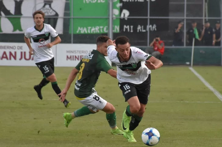 Defensa tuvo problemas con un vuelo y pidió postergar el partido con San Martín Defensa tuvo problemas con un vuelo y pidió postergar el partido con San Martín