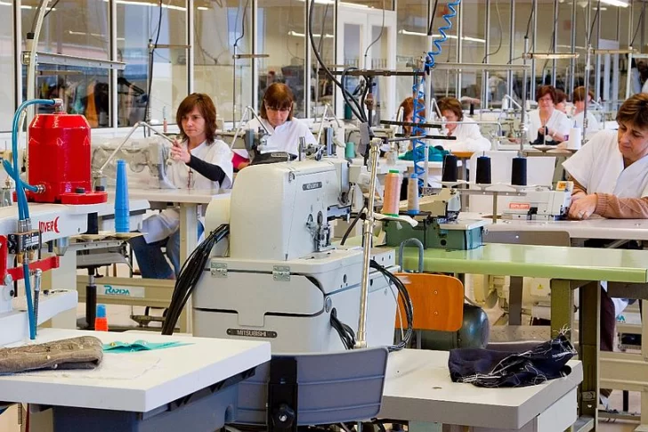 Cayó el empleo registrado en el país por séptimo mes consecutivo