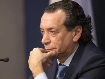 Sica dijo que las empresas “garantizaron” la permanencia y reposición de los productos