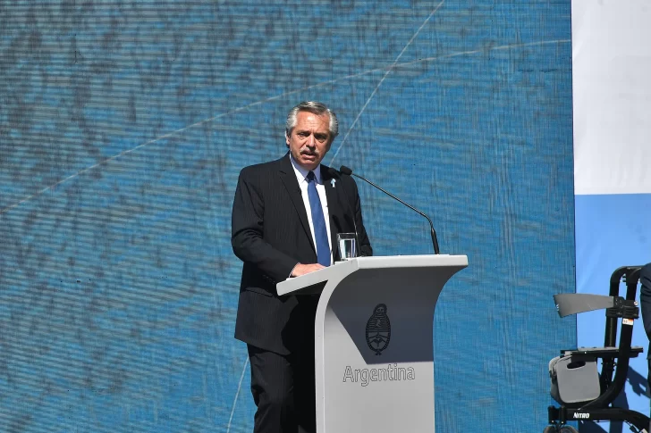 Fernández pidió al Reino Unido que “abandone injustificada presencia militar” en Malvinas