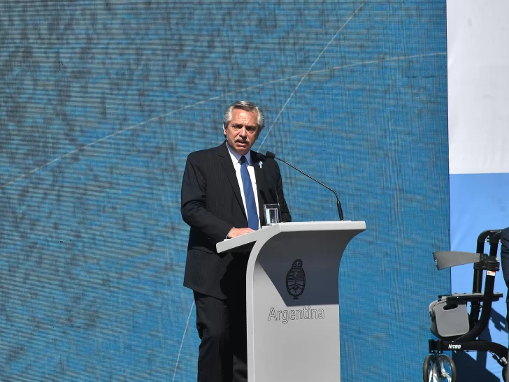 Fernández pidió al Reino Unido que “abandone injustificada presencia militar” en Malvinas Fernández pidió al Reino Unido que “abandone injustificada presencia militar” en Malvinas