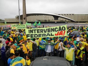 Bolsonaro pidió a sus seguidores que no continúen con los cortes en las rutas Bolsonaro pidió a sus seguidores que no continúen con los cortes en las rutas