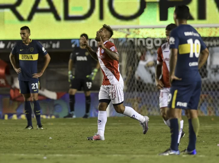 Boca fue derrotado por tercera vez, pero sigue puntero con buena diferencia Boca fue derrotado por tercera vez, pero sigue puntero con buena diferencia