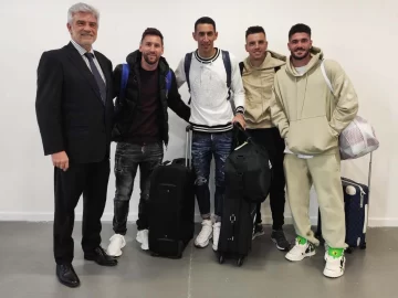 Messi ya está en Rosario tras concluir la gira con el seleccionado argentino Messi ya está en Rosario tras concluir la gira con el seleccionado argentino