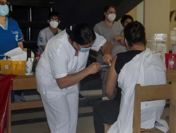 Se sostiene la cantidad de nuevos contagiados en el país: 13.835 confirmados en el último día Se sostiene la cantidad de nuevos contagiados en el país: 13.835 confirmados en el último día