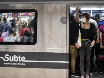 Por segundo día consecutivo, hay más de 100.000 nuevos contagios en el país Por segundo día consecutivo, hay más de 100.000 nuevos contagios en el país