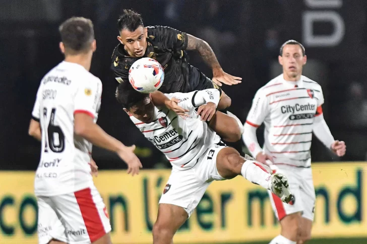 Newell’s empató en su visita a Platense y quedó solo arriba