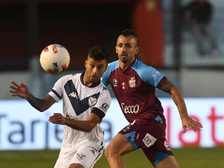 Arsenal y Vélez empataron sin goles en Sarandí Arsenal y Vélez empataron sin goles en Sarandí
