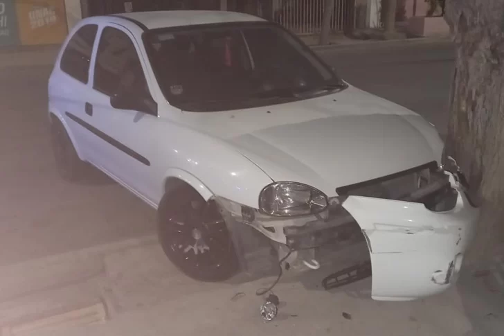Le chocaron el auto mientras dormía: el irresponsable conductor se dio a la fuga