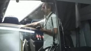 Procesaron al fotógrafo que hizo exhibicionismo en un viaje de estudios Procesaron al fotógrafo que hizo exhibicionismo en un viaje de estudios