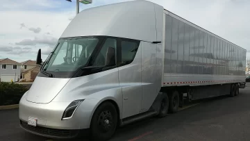 Todo listo para el lanzamiento de Semi, el primer camión totalmente eléctrico Todo listo para el lanzamiento de Semi, el primer camión totalmente eléctrico