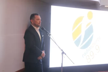 Aplausos, lágrimas y un “acá está el Wey”: la emotiva salida de la cochería