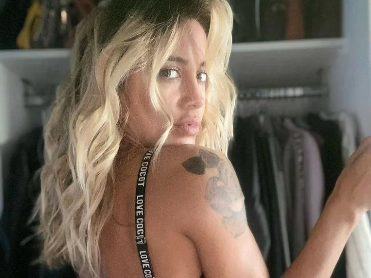 Con poca ropa y gorro navideño, así se prepara Claudia Ciardone para las Fiestas Con poca ropa y gorro navideño, así se prepara Claudia Ciardone para las Fiestas