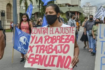 Desempleo: sube 2 puntos interanual, pero baja 1,4% frente al trimestre anterior