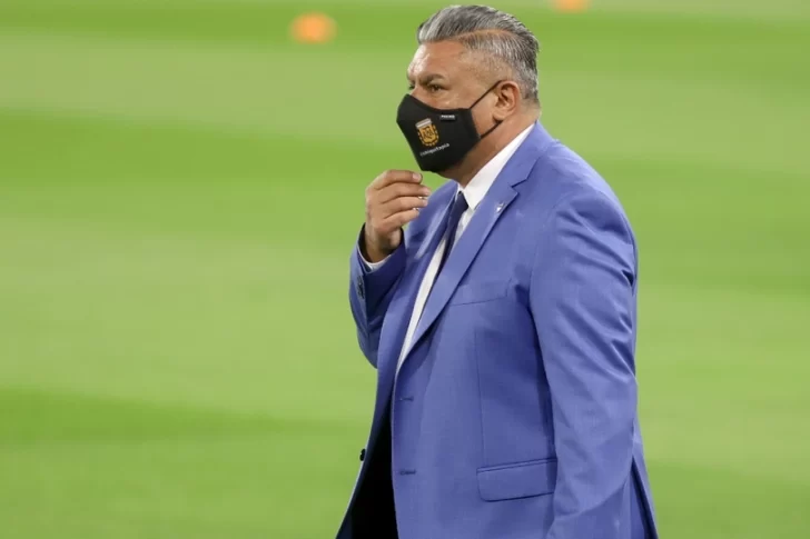 Denuncian a la AFA y a Tapia por supuesta violación de medidas para controlar la pandemia