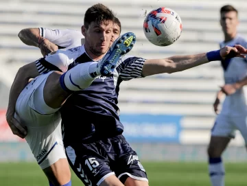 Gimnasia rescató un empate ante Vélez que lo alejó de la punta